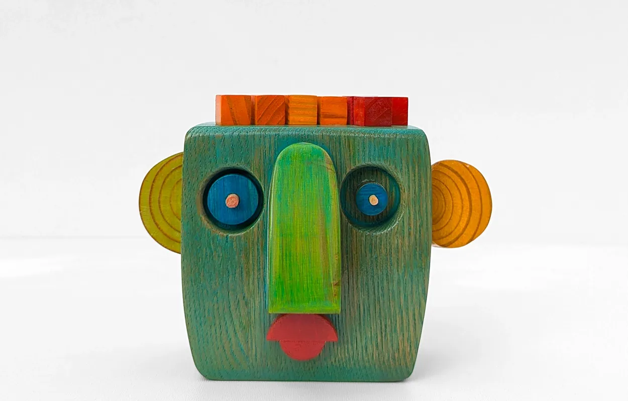 FACES sculptures by Giles Runeckles.