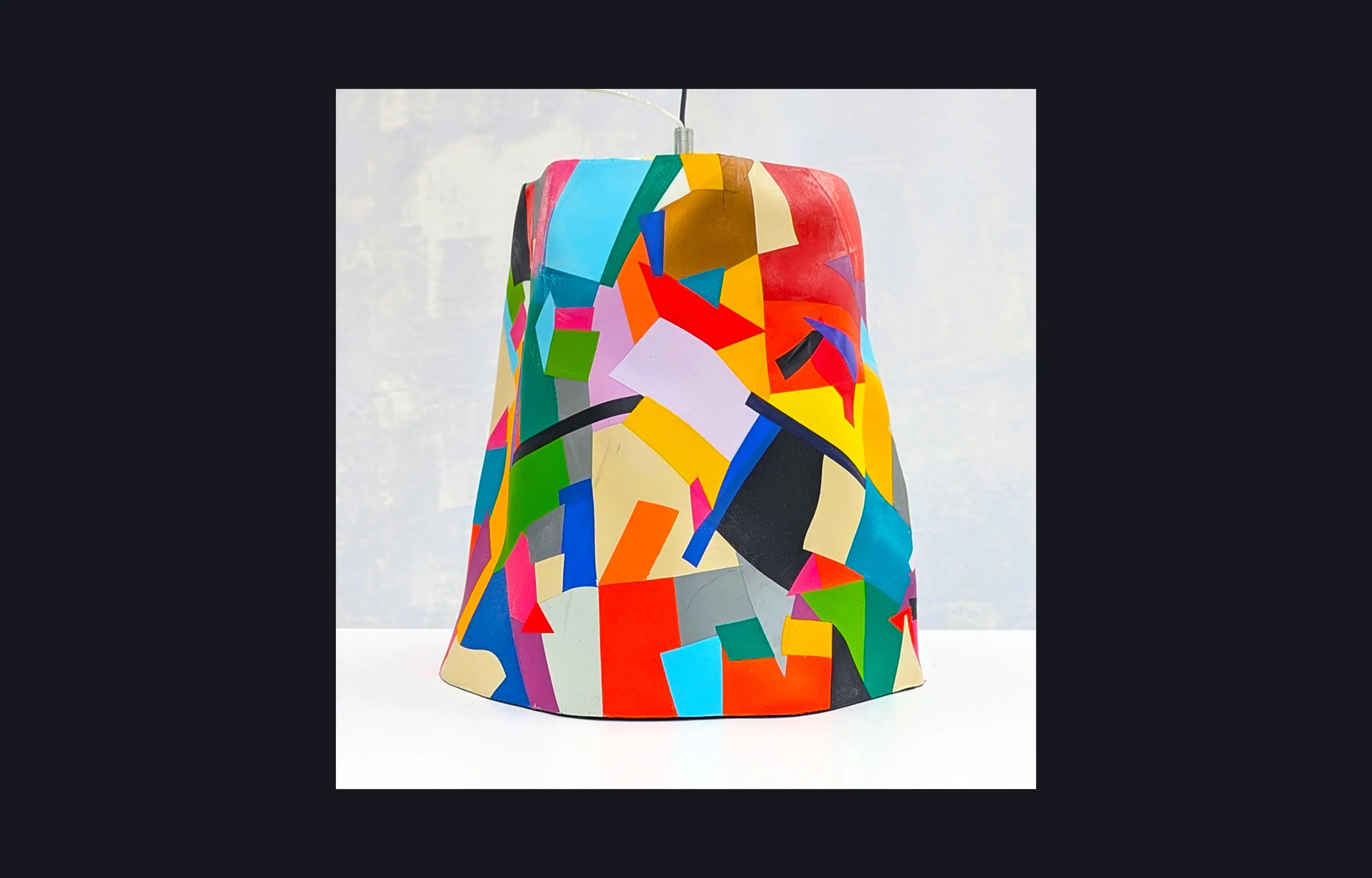 KOLLAGƎ Pendant light fixture.